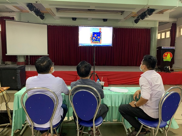 Hoi thi lam thiep 2022 Ban giám khảo_2.jpg