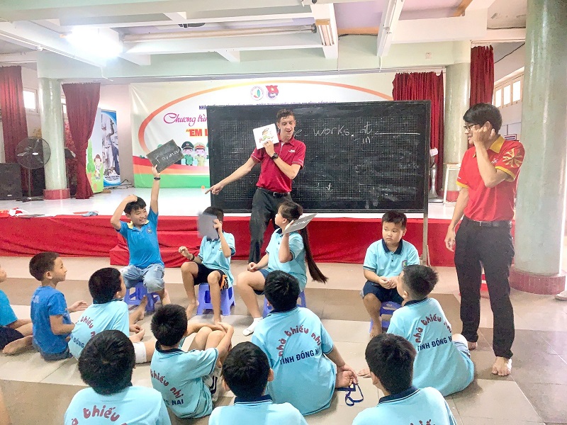 Sinh hoạt chuyên đề với Giáo viên người nước ngoài_2.jpg