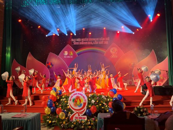 01 NTN 2020 anh 2 van nghe.jpg